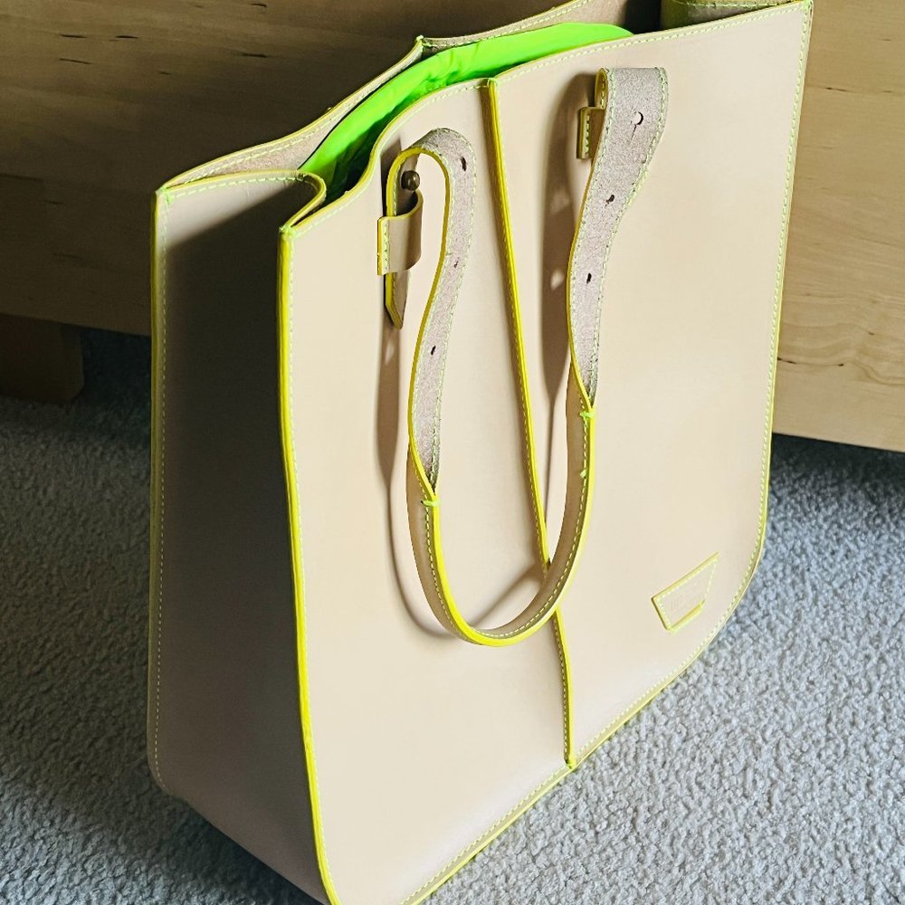 III Beca by Joy Gryson Leather Tote - Picture 2 of 12